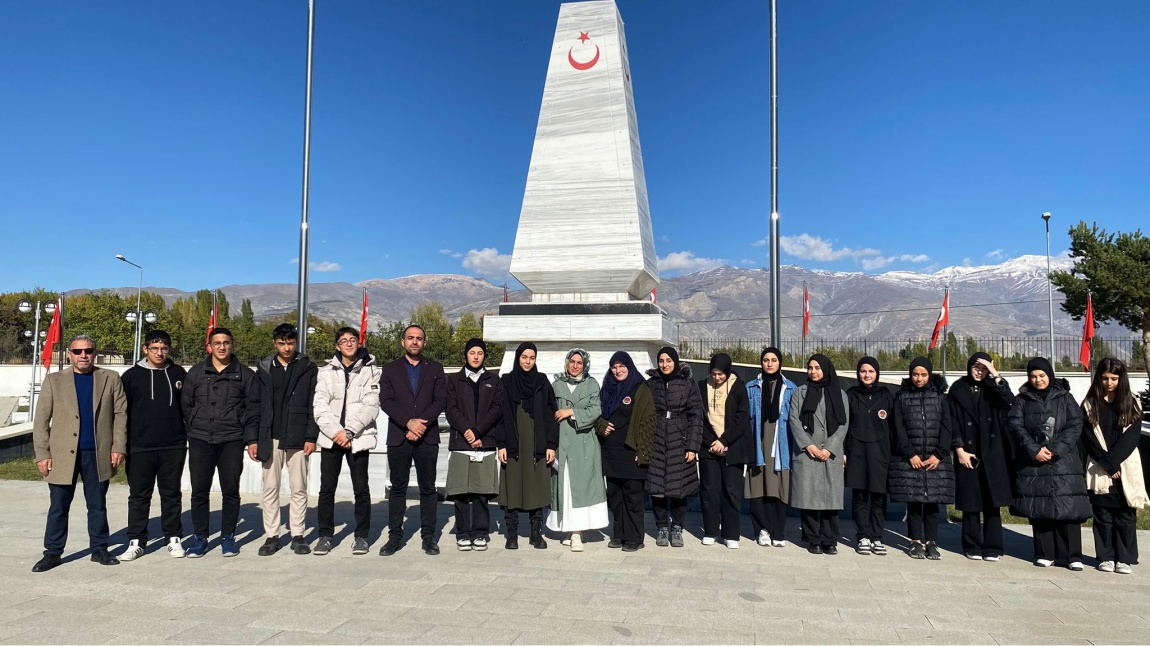 ÇEDES Projesi Kapsamında Şehitlik ve Terzibaba Mezarlığı Ziyareti Yapıldı.